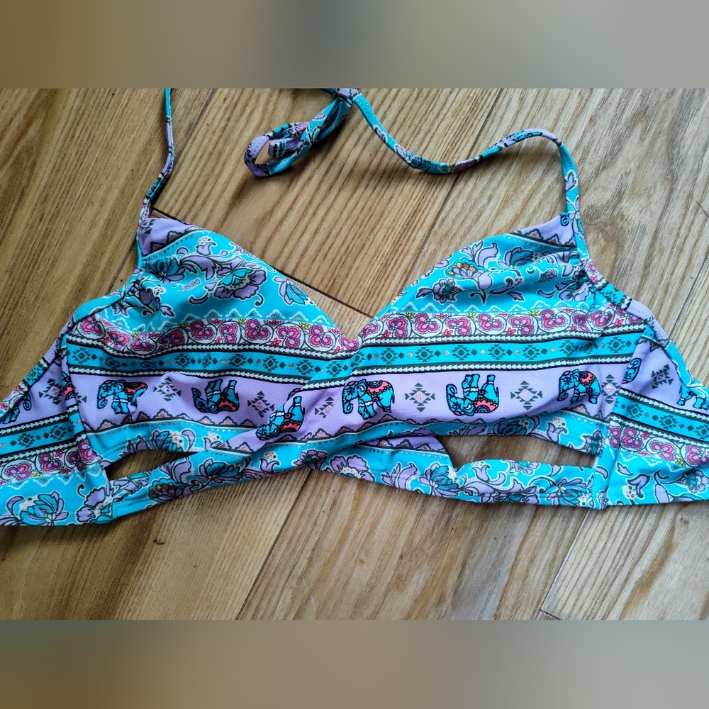 Swim top Summer Sale 🌼